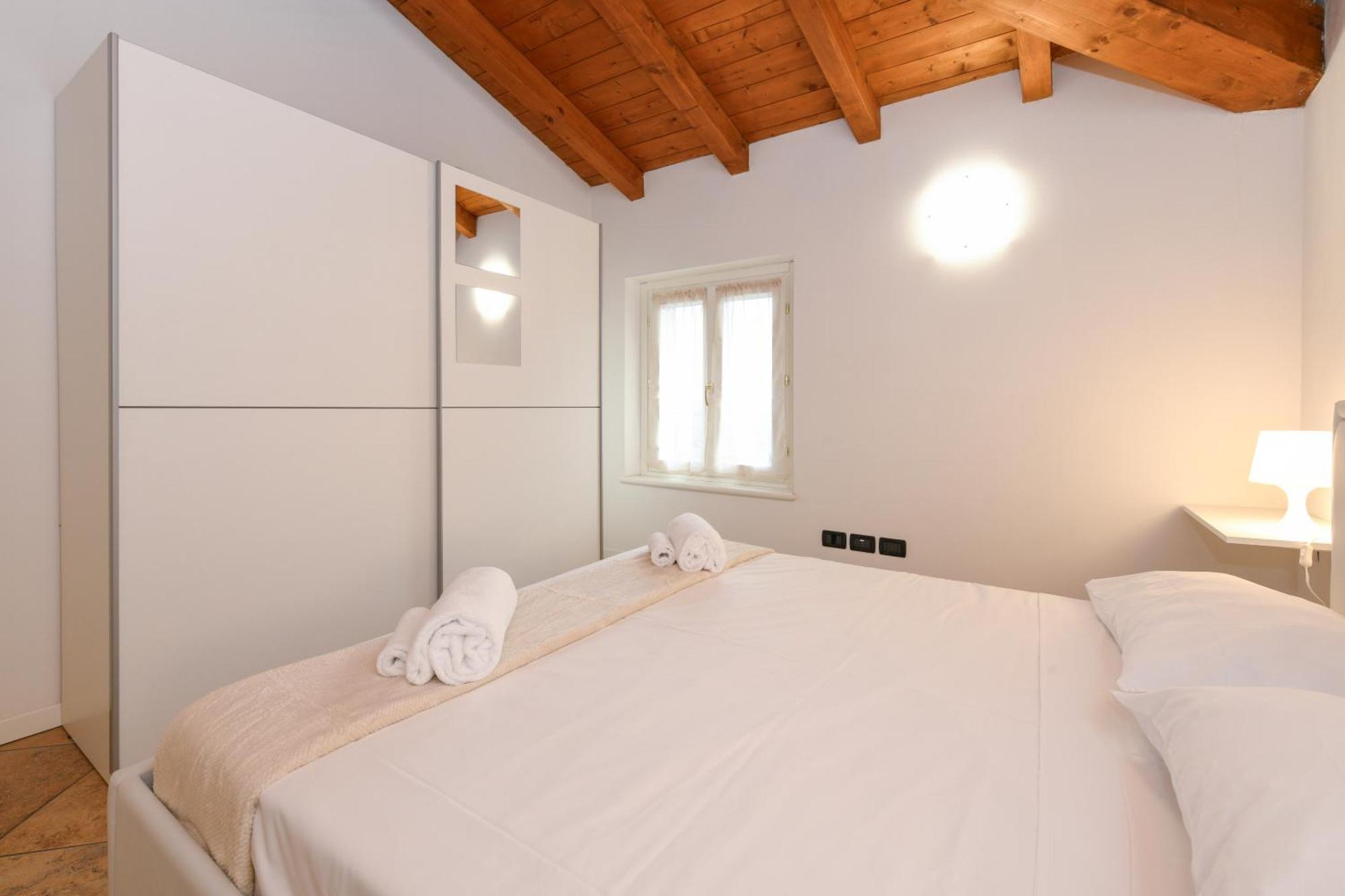 Wendy Apartment- Twobedroom & Pool & Parkprivatefree & Sports ديسينسانو ديل غاردا المظهر الخارجي الصورة