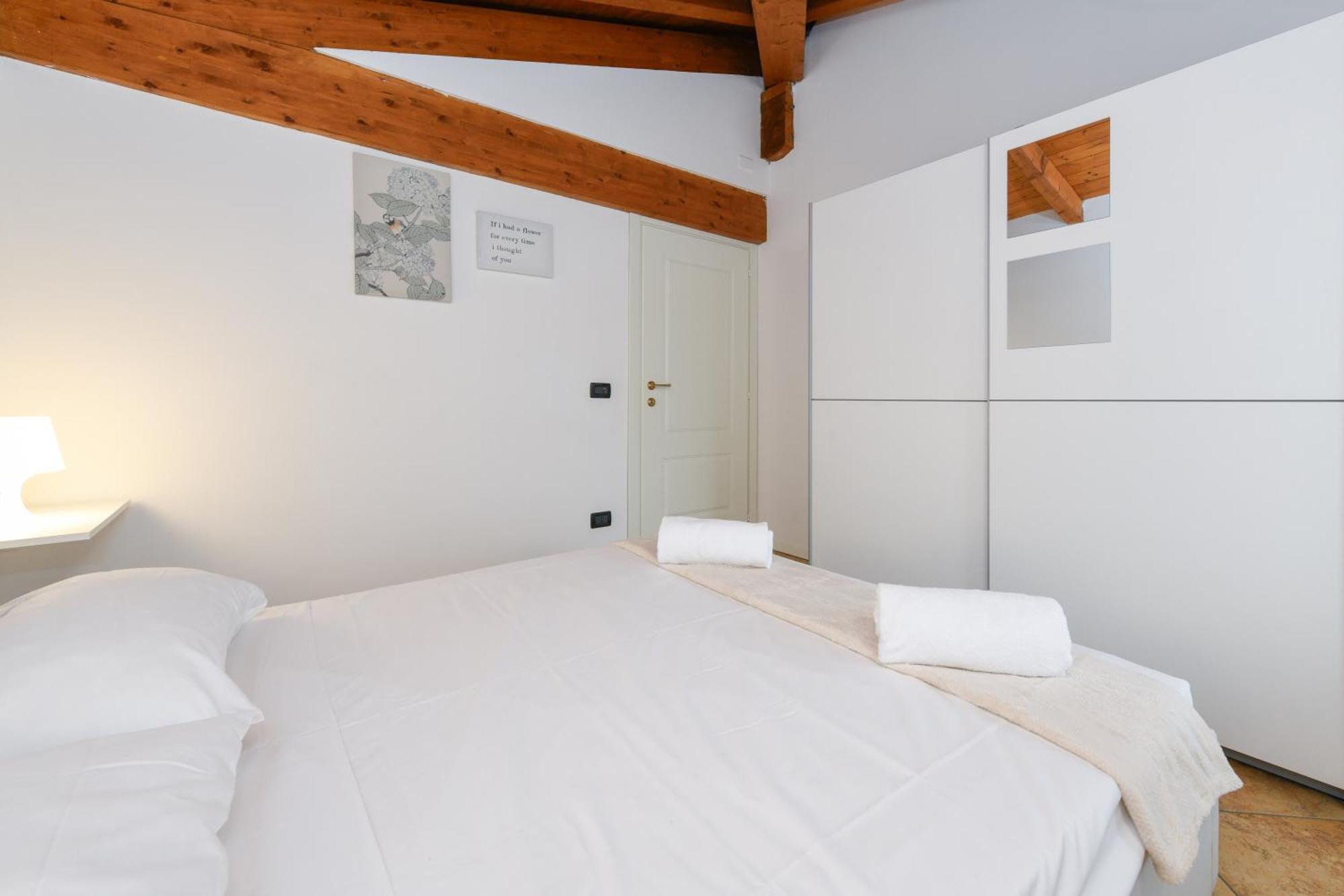 Wendy Apartment- Twobedroom & Pool & Parkprivatefree & Sports ديسينسانو ديل غاردا المظهر الخارجي الصورة