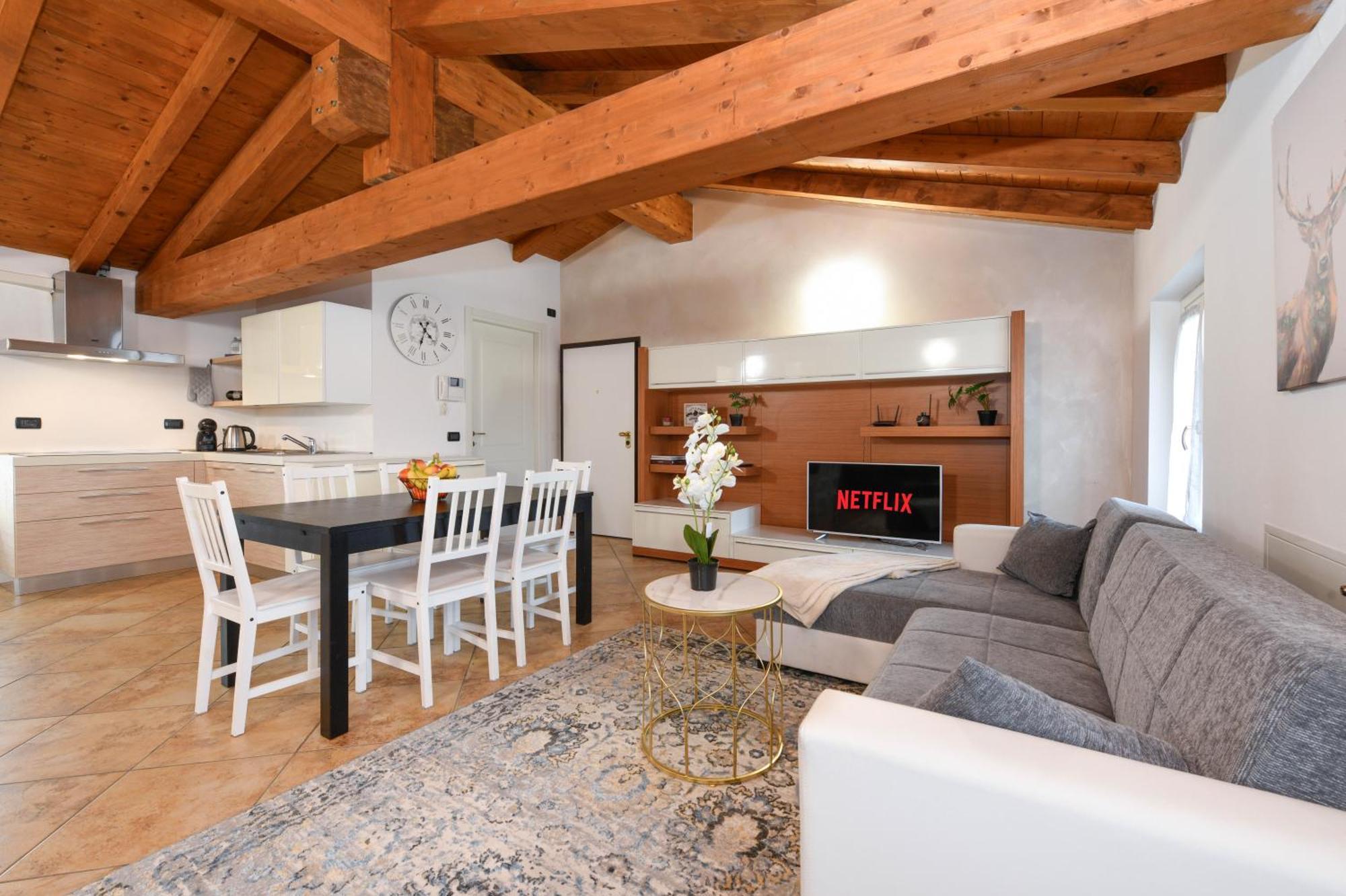 Wendy Apartment- Twobedroom & Pool & Parkprivatefree & Sports ديسينسانو ديل غاردا المظهر الخارجي الصورة