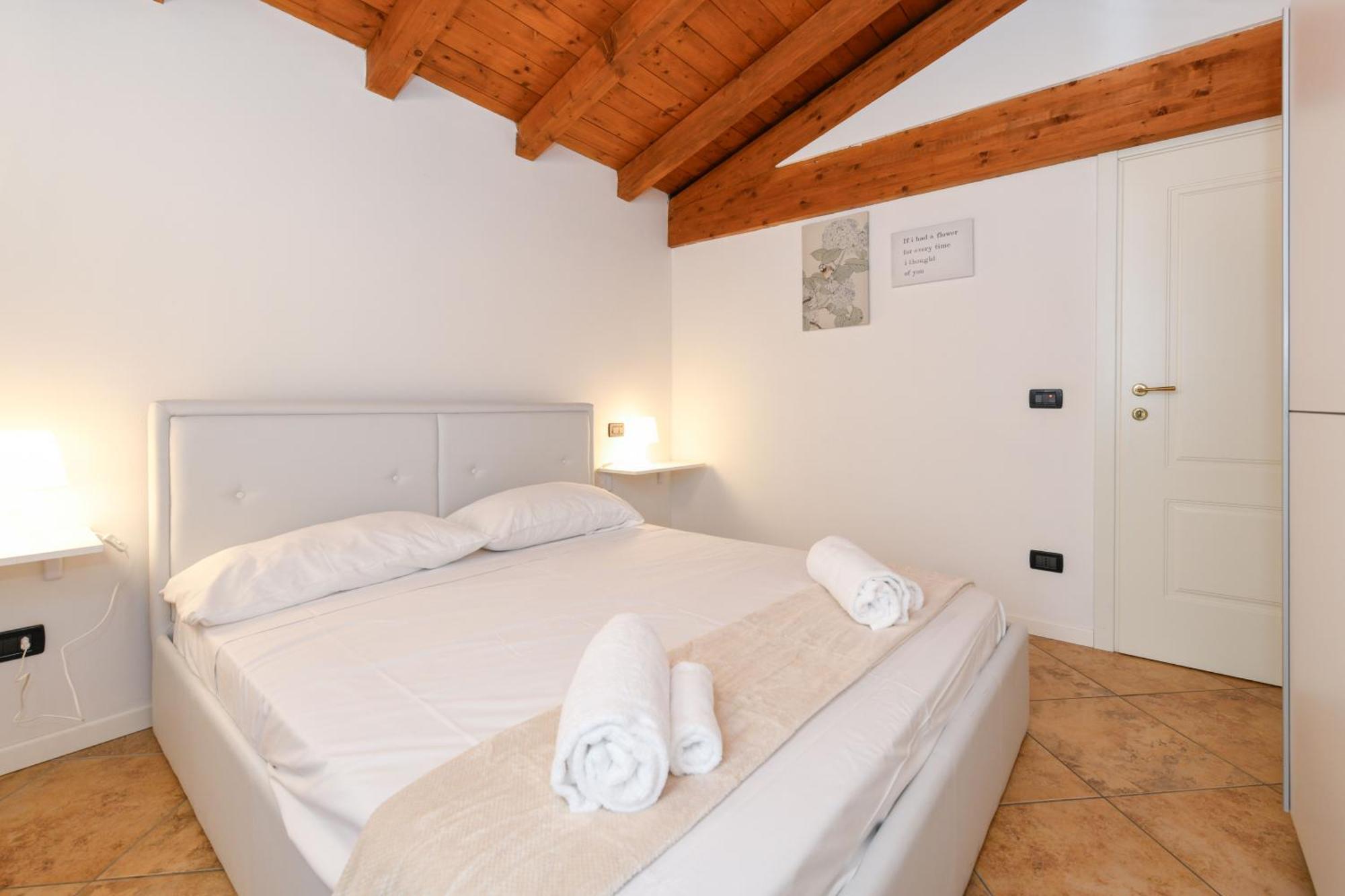 Wendy Apartment- Twobedroom & Pool & Parkprivatefree & Sports ديسينسانو ديل غاردا المظهر الخارجي الصورة