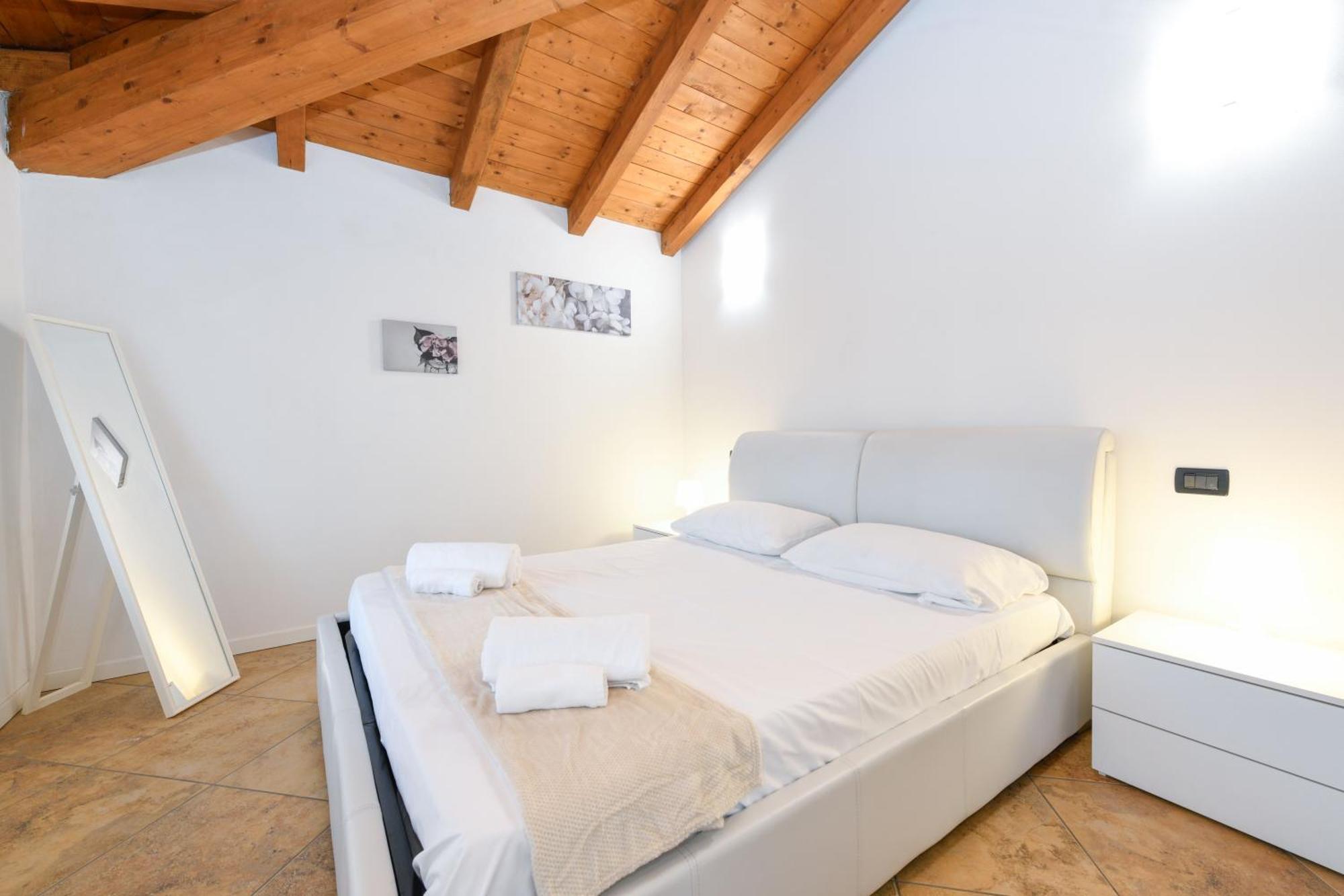 Wendy Apartment- Twobedroom & Pool & Parkprivatefree & Sports ديسينسانو ديل غاردا المظهر الخارجي الصورة