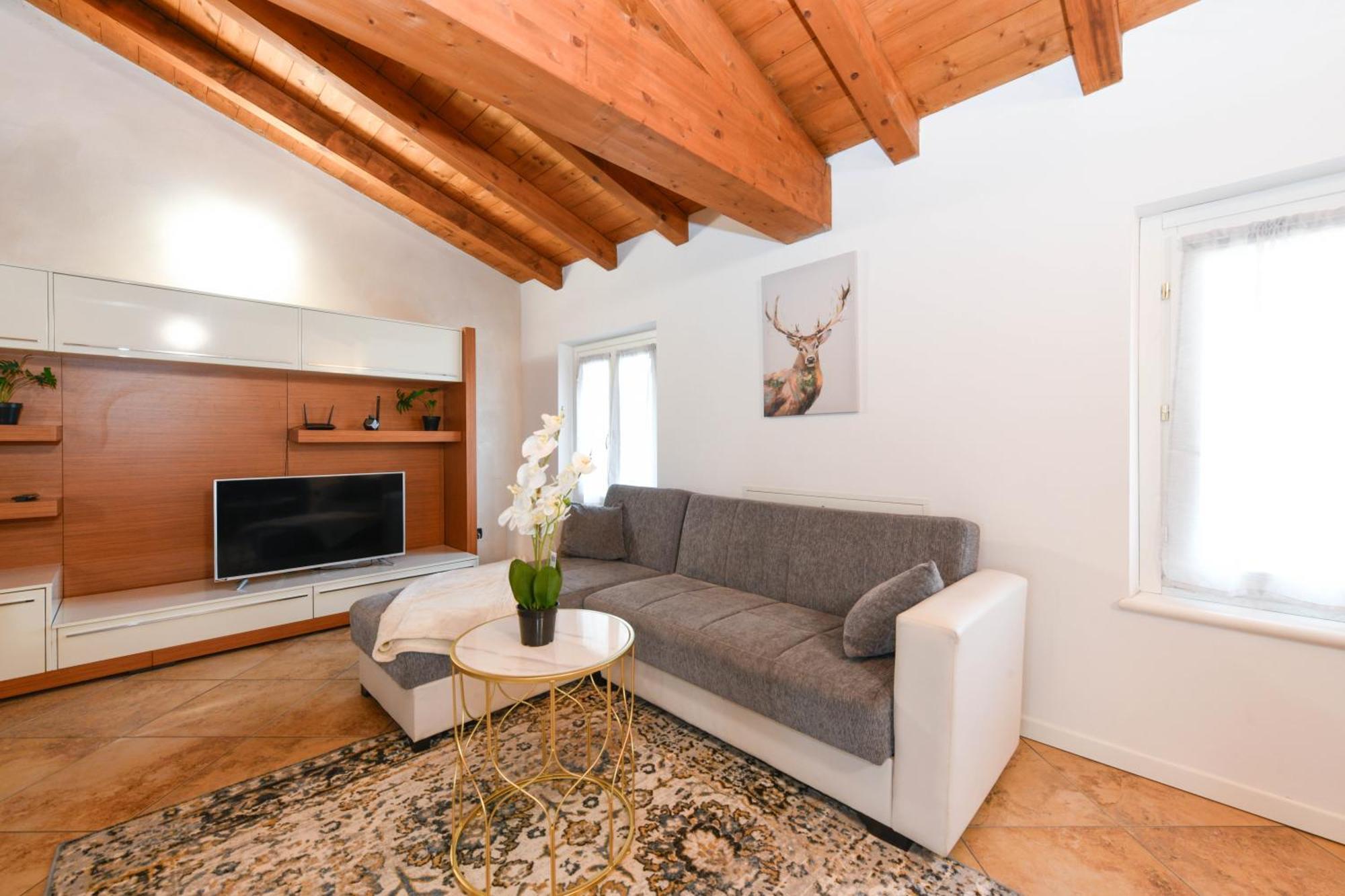 Wendy Apartment- Twobedroom & Pool & Parkprivatefree & Sports ديسينسانو ديل غاردا المظهر الخارجي الصورة