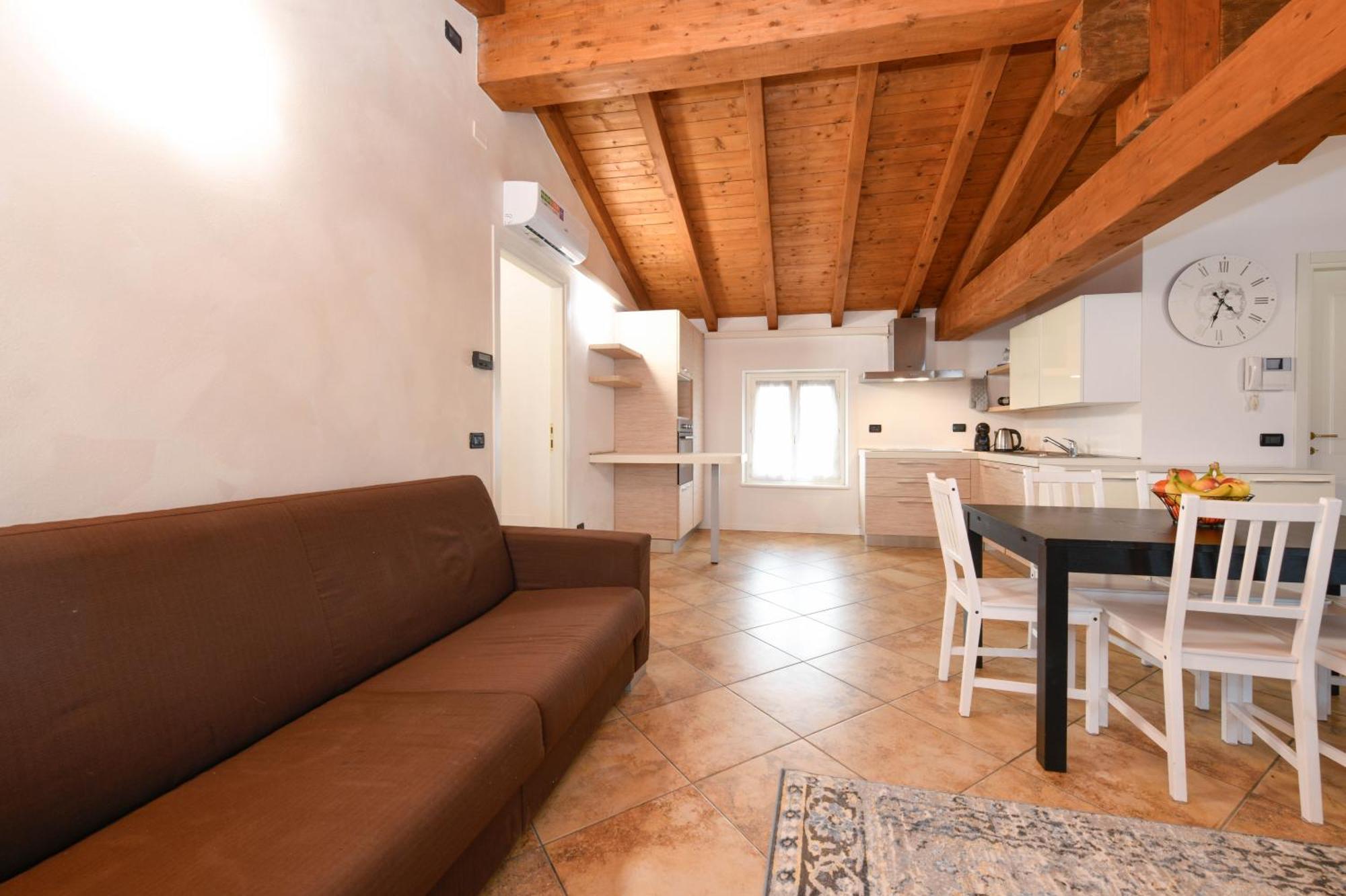 Wendy Apartment- Twobedroom & Pool & Parkprivatefree & Sports ديسينسانو ديل غاردا المظهر الخارجي الصورة
